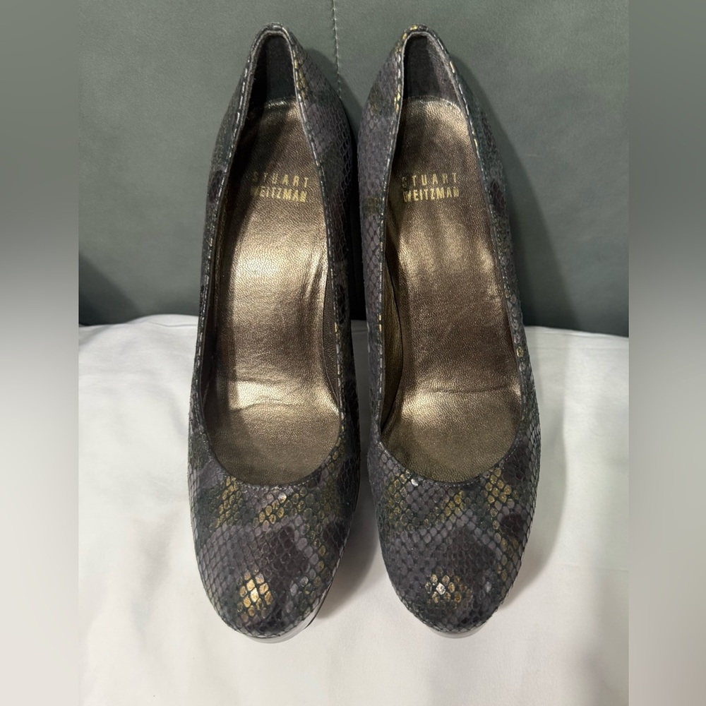 Stuart Weitzman Black and Gold Snakeskin Heels